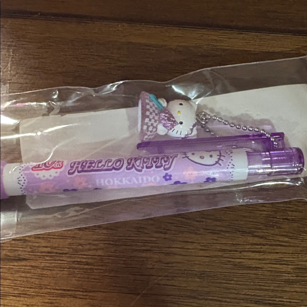 Hello kitty Sanrio 10th anniversary ink pen with charm from 2007 - Picture 3 of 8